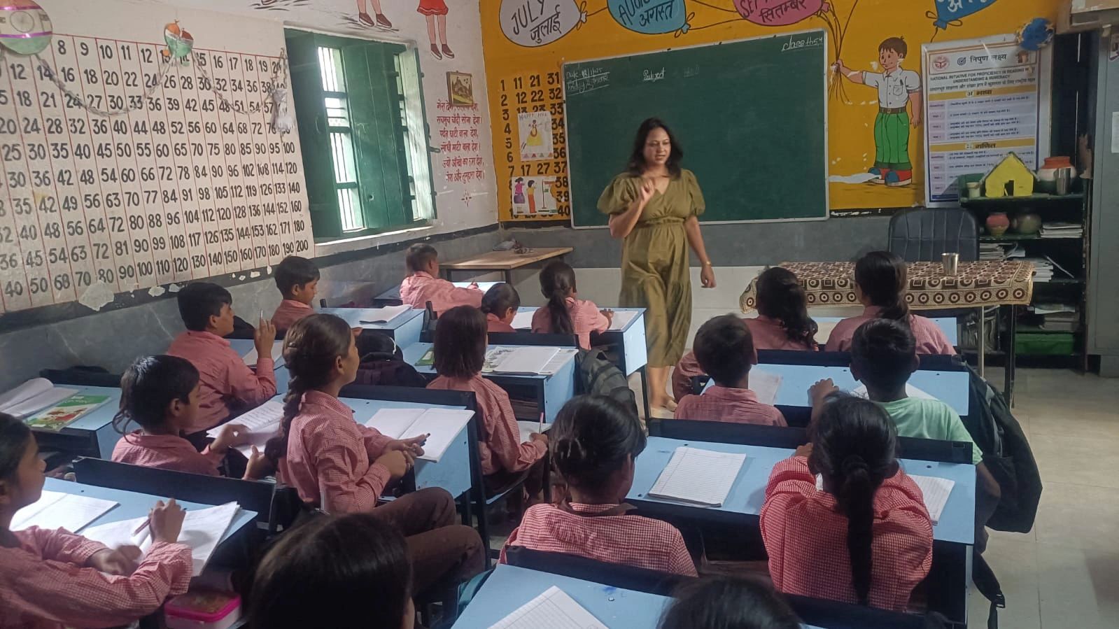 Snigdha facilitating a reflective session with students